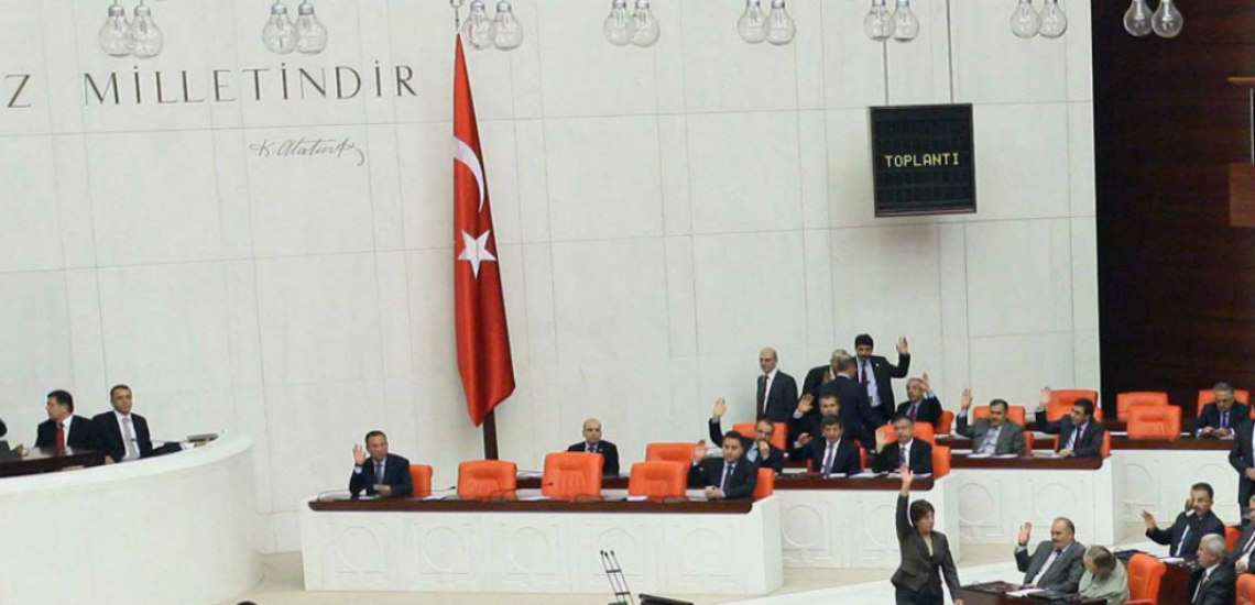 Καβγάς μεταξύ γυναικών βουλευτών στην τουρκική Εθνοσυνέλευση